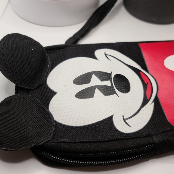 Disney Mickey Mouse zippered hand clutch w- wrist strap or cell phone purse EUC - Picture 4 of 4